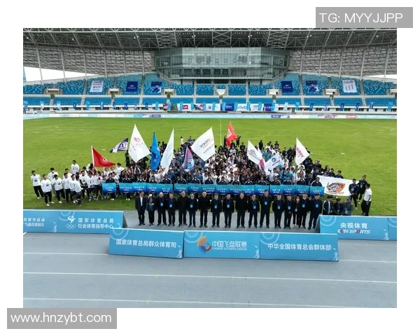 南京飞盘队在滑板精英赛中的灵活性表现引发热议与关注 南京飞盘队在滑板精英赛中的灵活性表现引发热议与关注